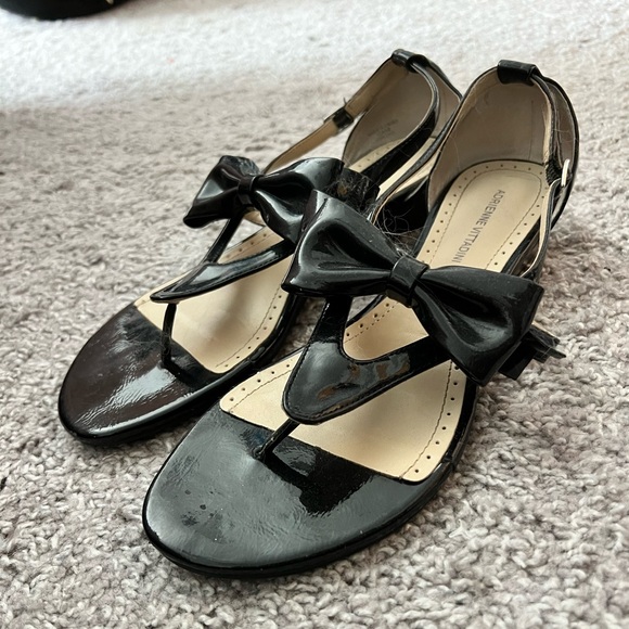 Adrienne Vittadini Shoes - Adrienne Vittadini Black Thong Sandals